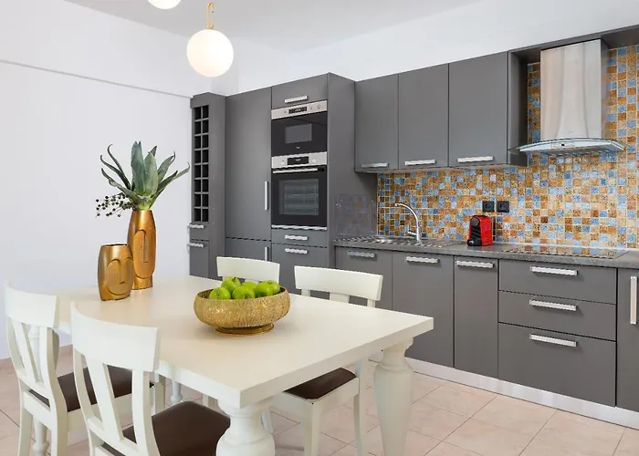 アパート Artoria 2 First Floor ハラキ