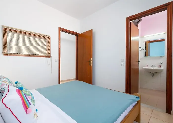 Artoria 2 First Floor * 哈拉奇